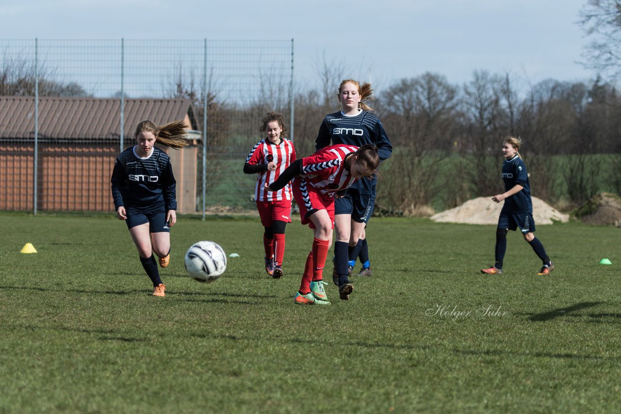 Bild 69 - C-Juniorinnen TSV Zarpen - TuS Tensfeld : Ergebnis: 2:1